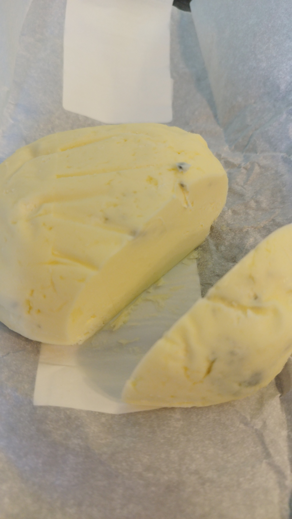 Доставка продуктов Самокат - Новый вид масла - масло с плесенью