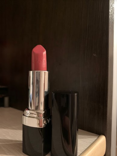 Губная помада Avon Ультра - Любимая помада для ежедневного макияжа