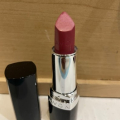 Отзыв о Губная помада Avon Ультра: Как моя первая помада стала единственной, которой я сейчас пользуюсь