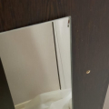 Заказали мебель, зеркало пришло со сколом!